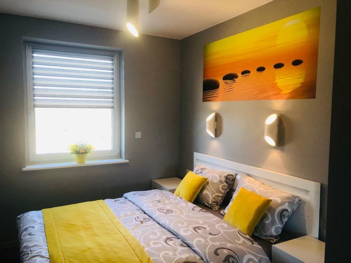 Apartament Elegance Yellow Rewal Ngoại thất bức ảnh