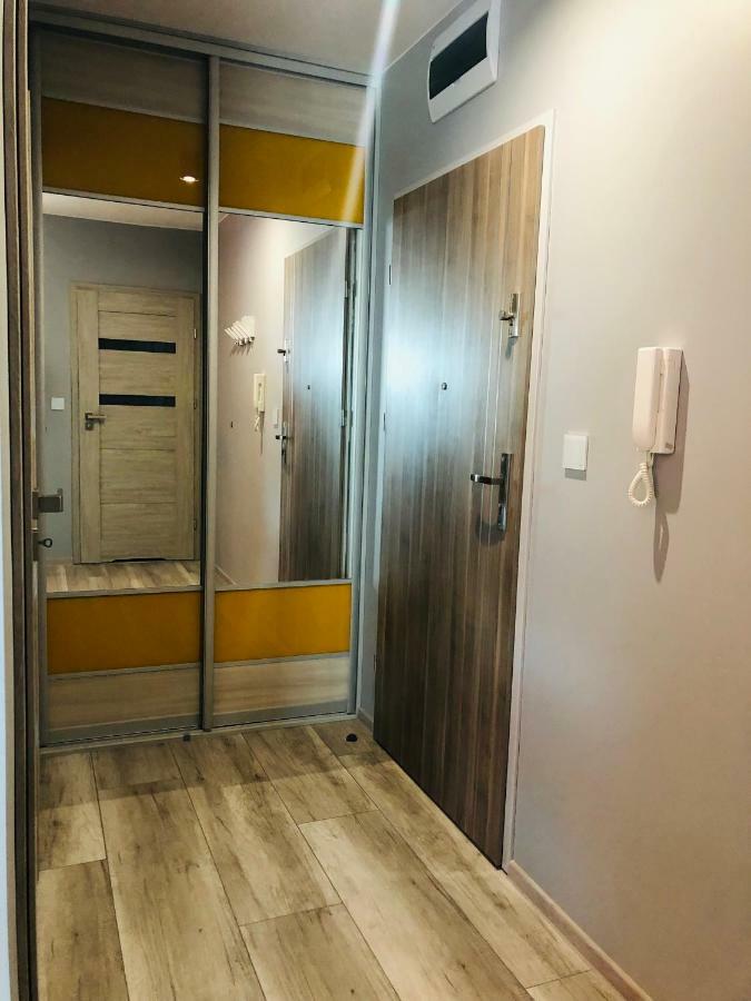 Apartament Elegance Yellow Rewal Ngoại thất bức ảnh