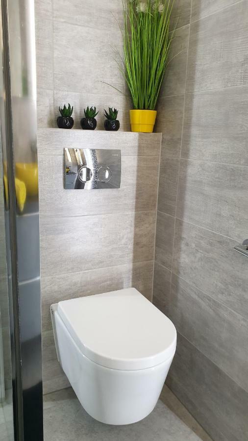 Apartament Elegance Yellow Rewal Ngoại thất bức ảnh